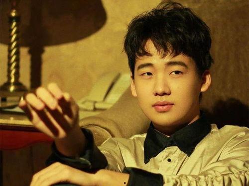 娱乐吃瓜郭麒麟,娱乐界的吃瓜达人，揭秘娱乐圈幕后故事