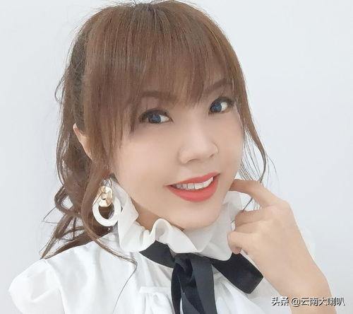 娱乐吃瓜女歌手,揭秘吃瓜女歌手的幕后故事